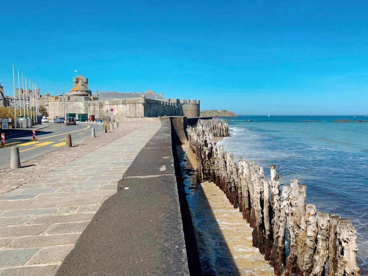 Appartement de 60 m2 tout juste rénové à Saint Malo Intra-Muros Exterior foto