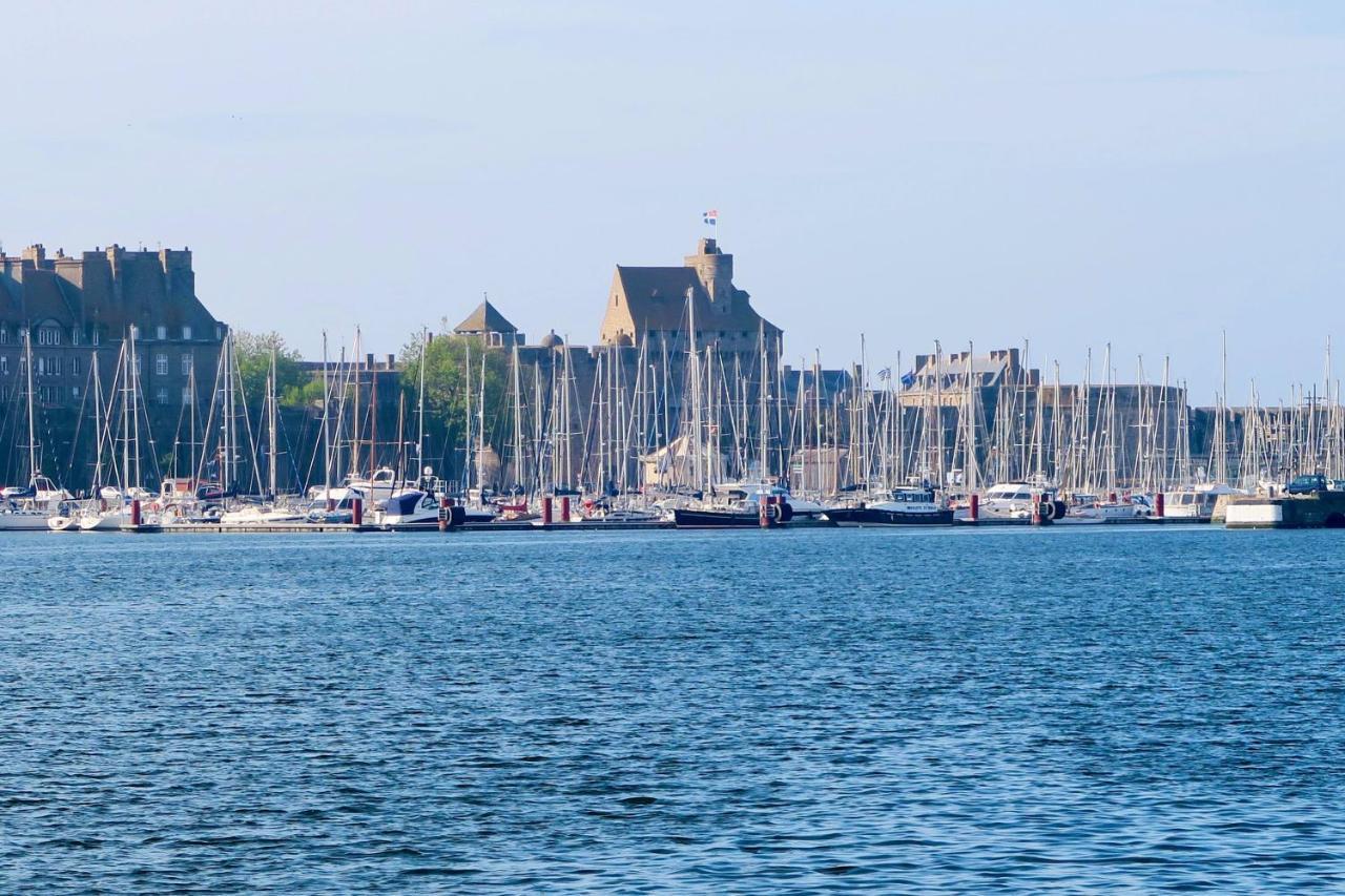 Appartement de 60 m2 tout juste rénové à Saint Malo Intra-Muros Exterior foto