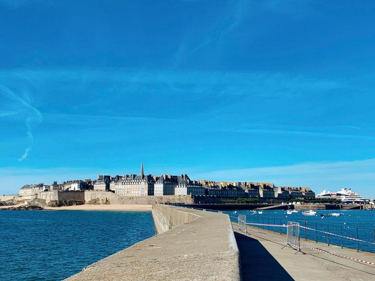 Appartement de 60 m2 tout juste rénové à Saint Malo Intra-Muros Exterior foto