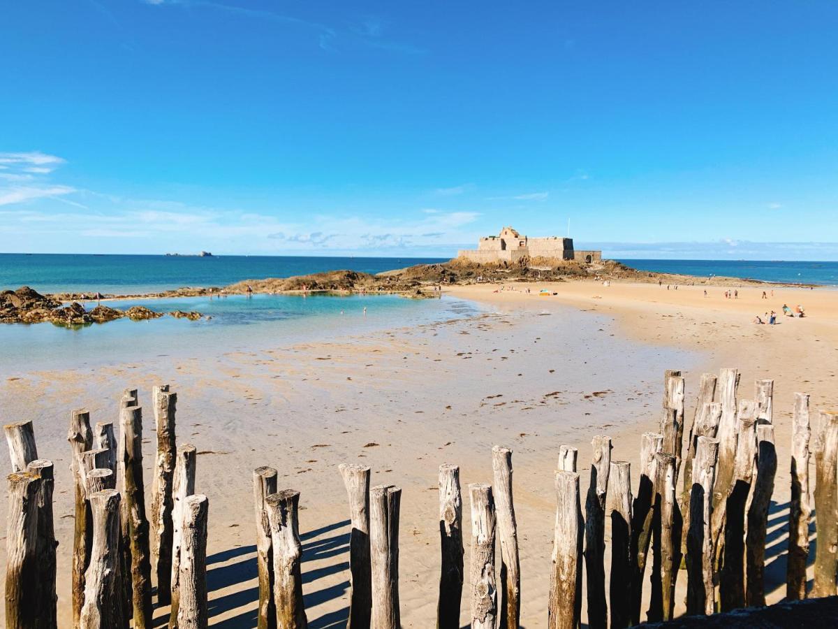 Appartement de 60 m2 tout juste rénové à Saint Malo Intra-Muros Exterior foto